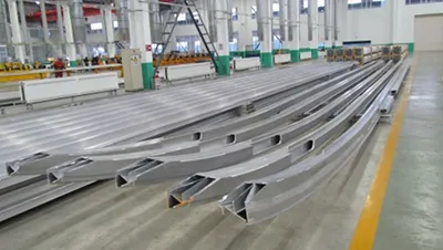 先頭部ビーム構造