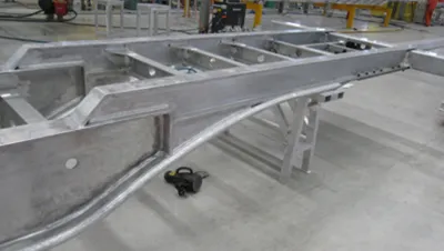 ボトムビーム前部