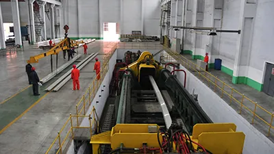 2400トン級油圧引張矯正機